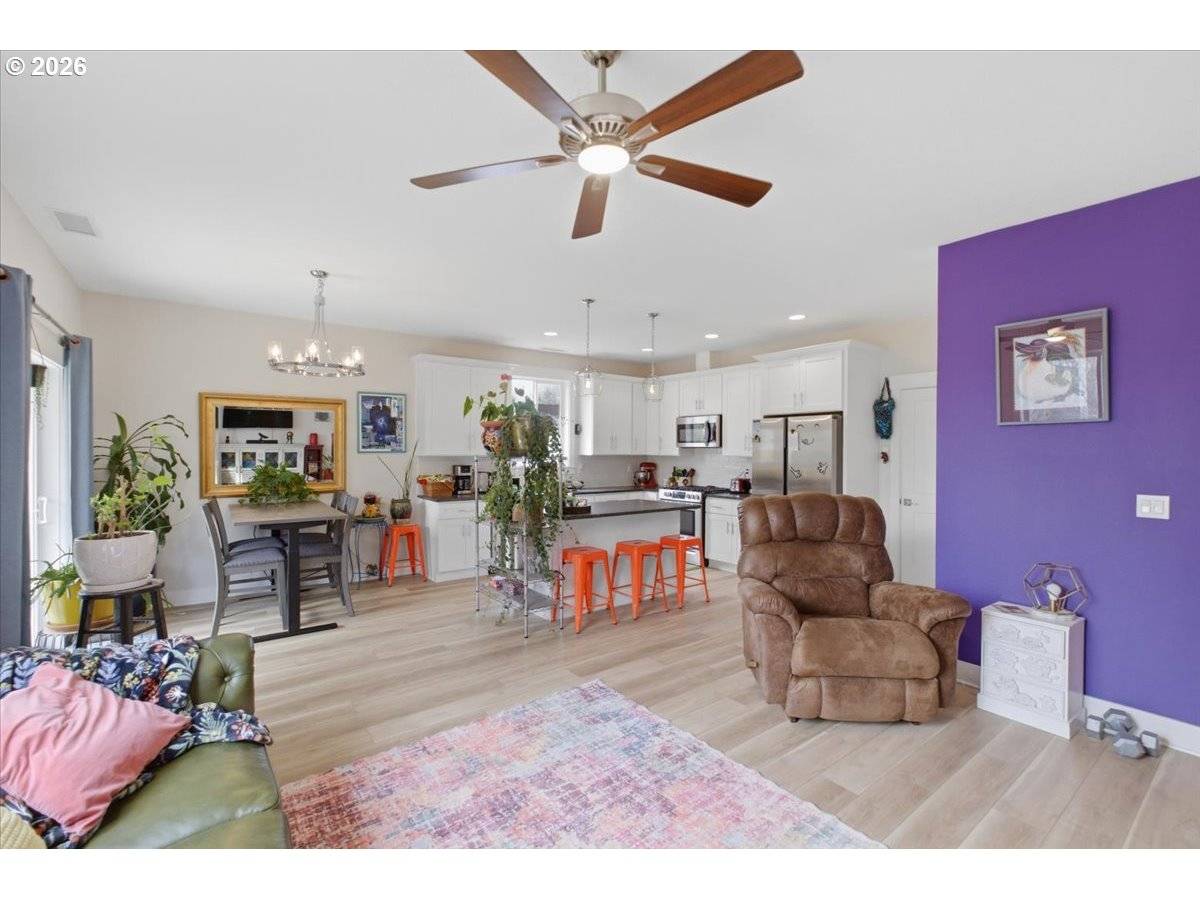 214 AVERILL ST, Brownsville, OR 97327