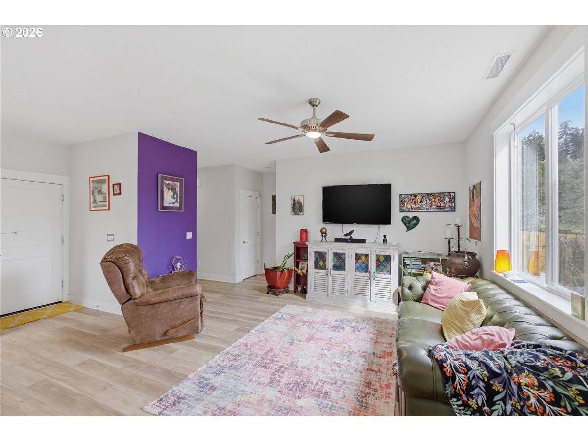 214 AVERILL ST, Brownsville, OR 97327