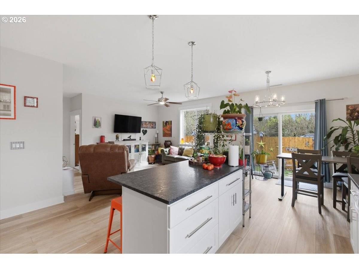 214 AVERILL ST, Brownsville, OR 97327