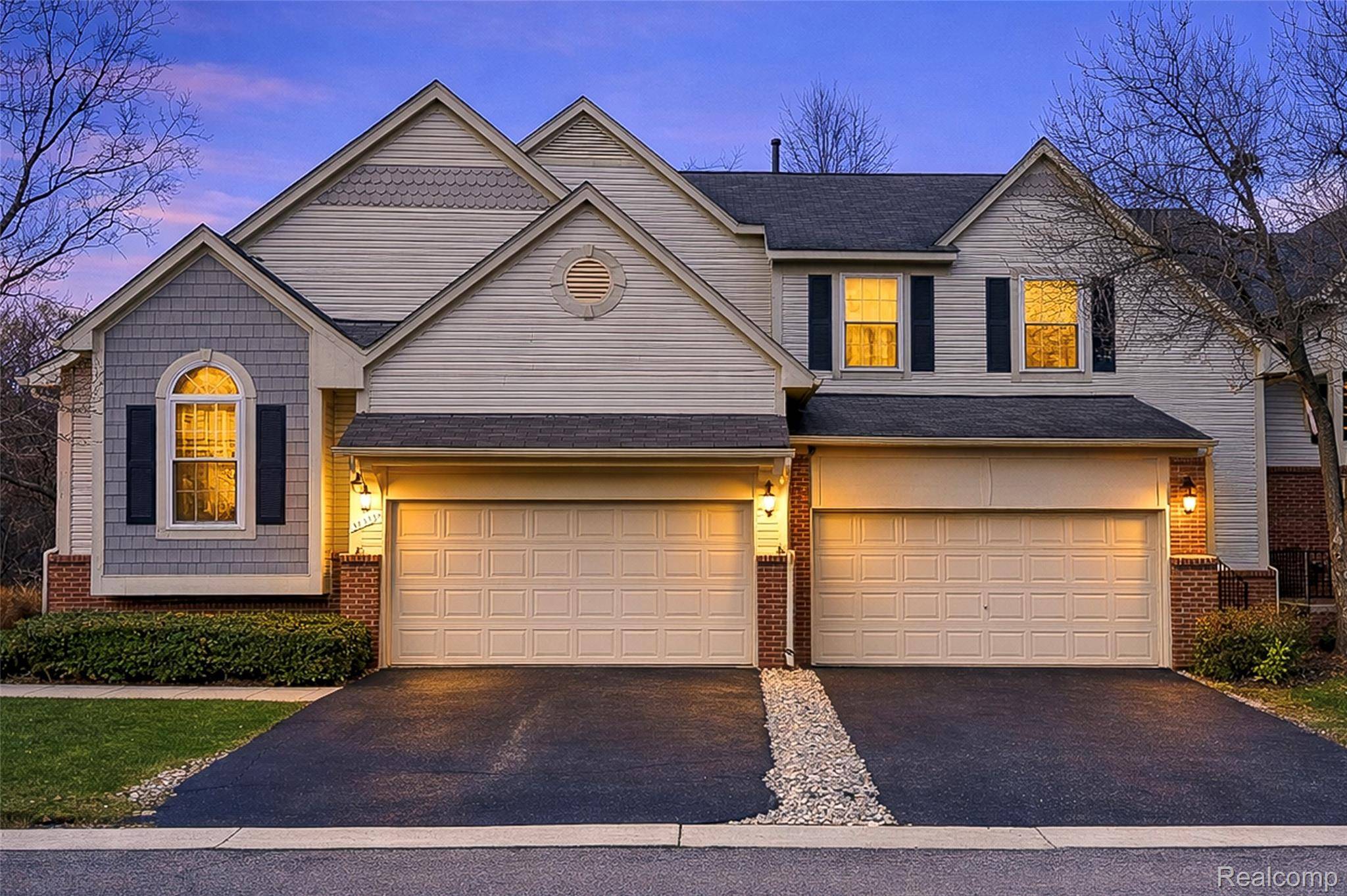 38302 Saratoga CIR, Farmington Hills, MI 48331