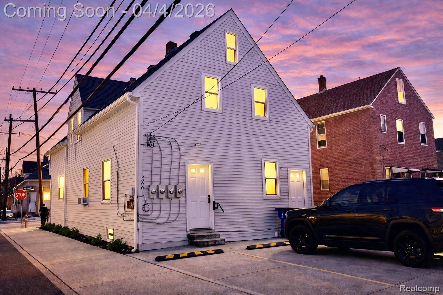 2433 Pulaski ST, Hamtramck, MI 48212