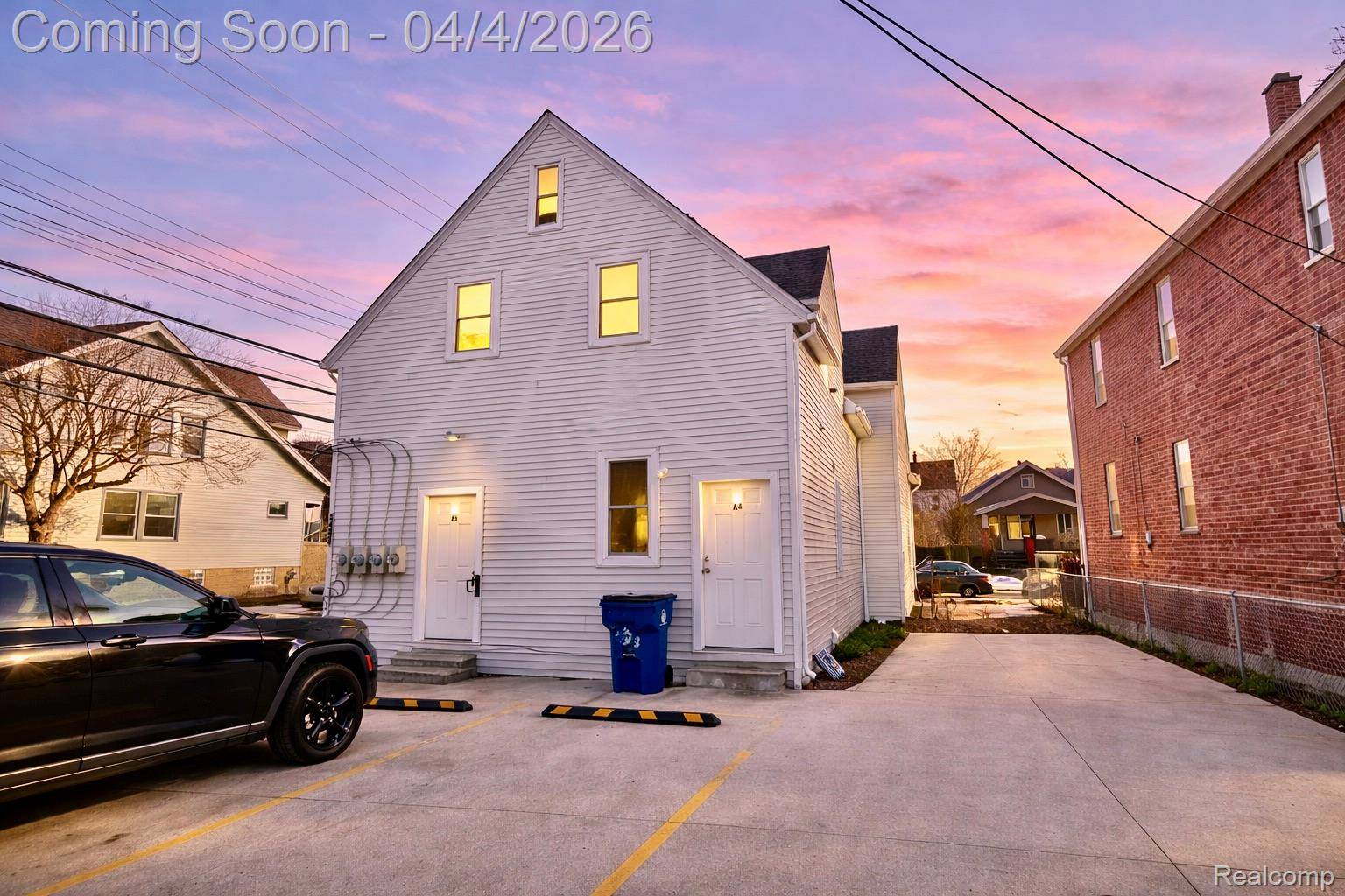 2433 Pulaski ST, Hamtramck, MI 48212