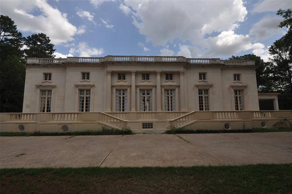 802 N Louise Street, Atlanta, TX 75551