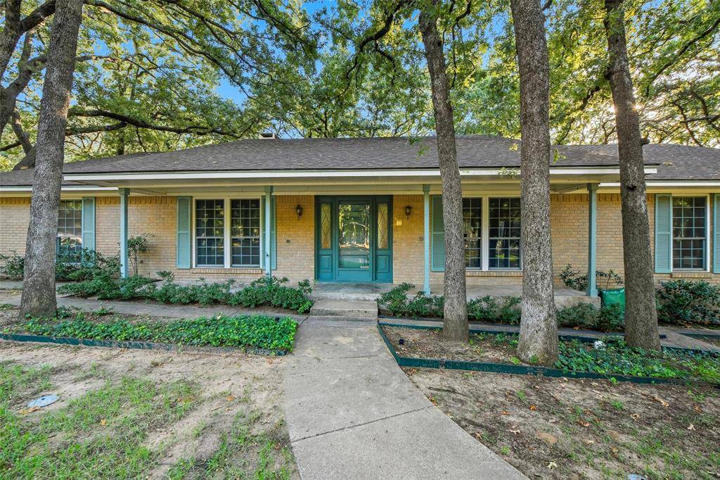 924 Ridgecrest Circle, Denton, TX 76205