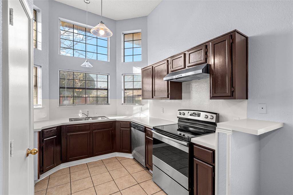 2540 Winter Oak Street, Dallas, TX 75227