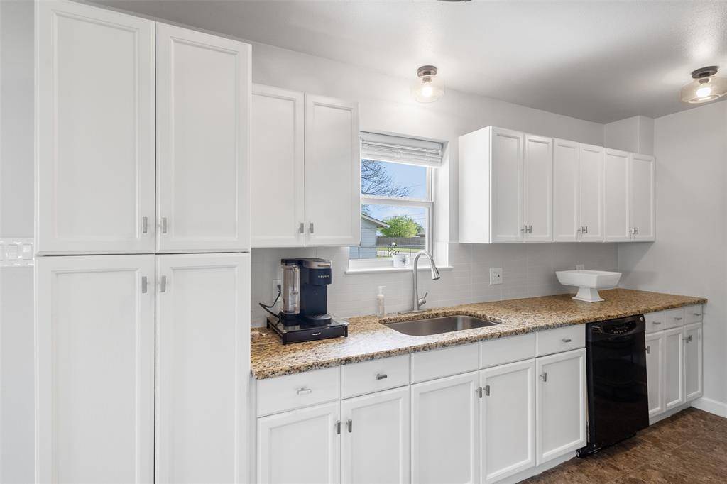 610 S 10th Street, Sanger, TX 76266