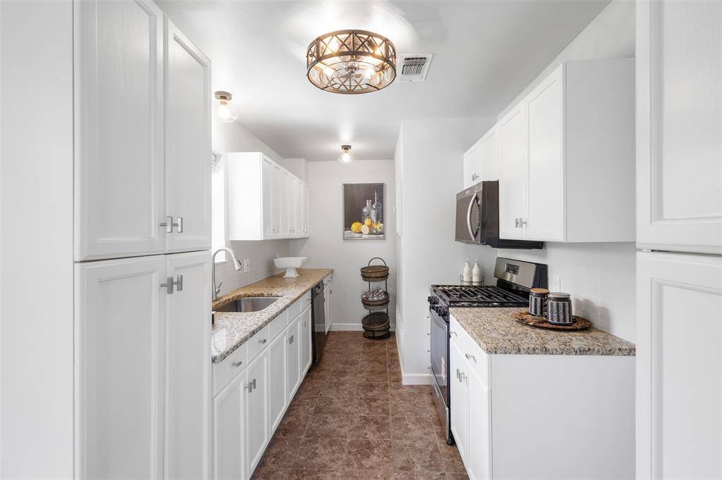 610 S 10th Street, Sanger, TX 76266