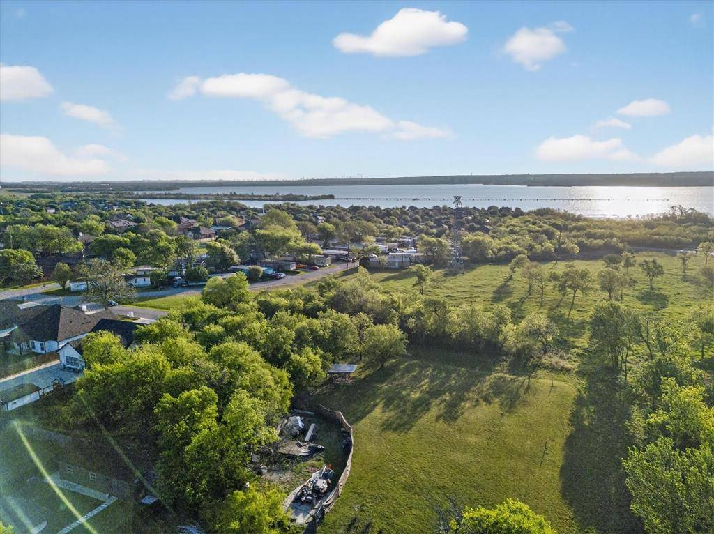 1917 Avenue E, Grand Prairie, TX 75051