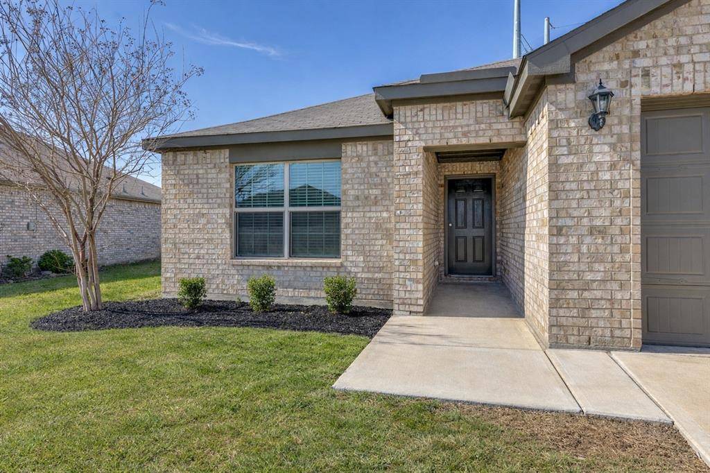 144 Barbwire Way, Newark, TX 76071