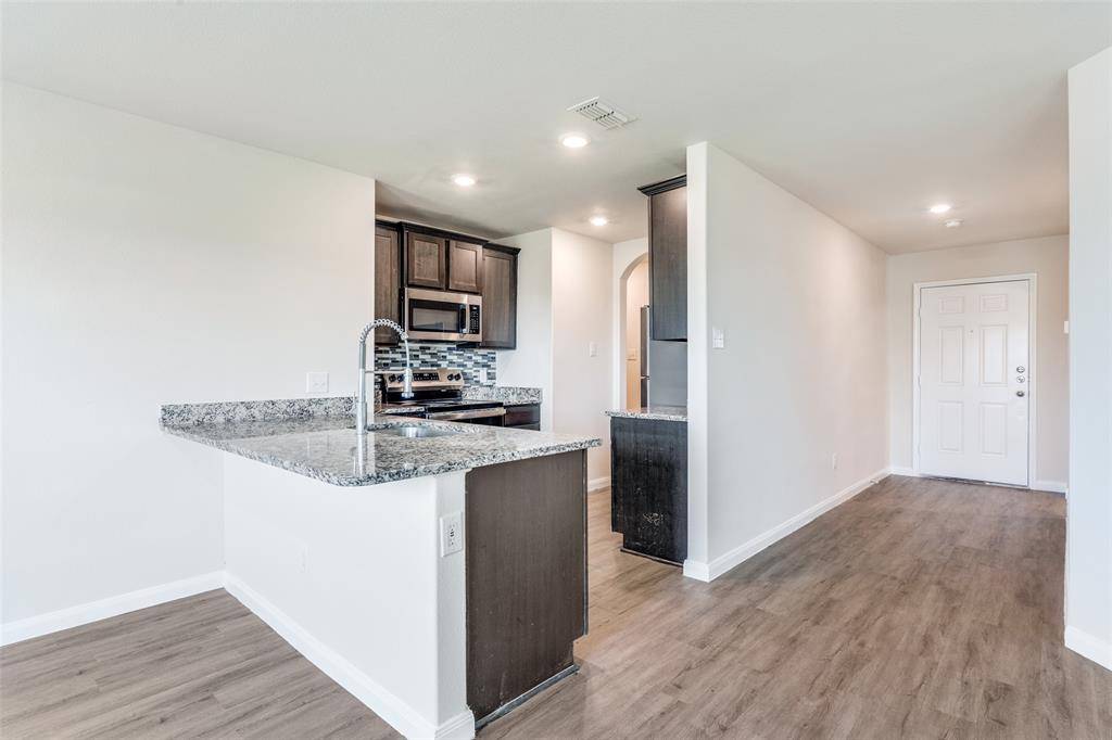 144 Barbwire Way, Newark, TX 76071