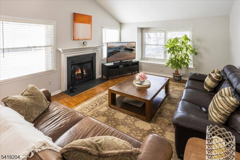 35 Cambridge Rd, Bedminster Twp., NJ 07921