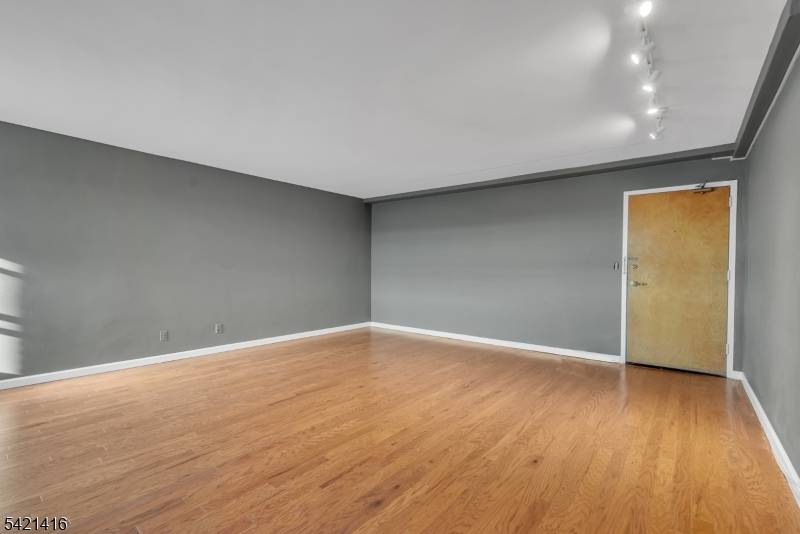 208 Anderson St, Hackensack City, NJ 07601