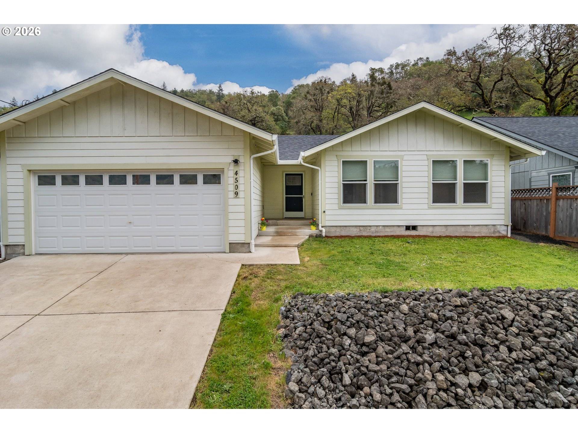 4509 RIDENOUR ST, Roseburg, OR 97470
