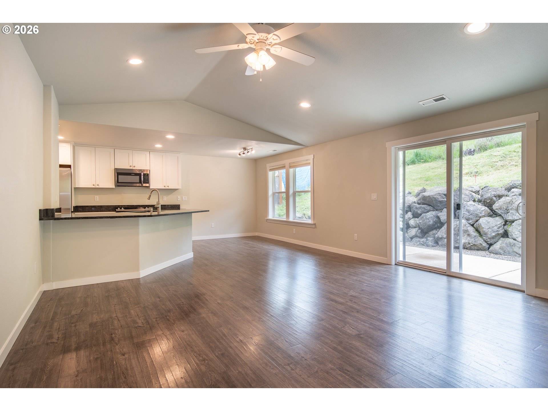 4509 RIDENOUR ST, Roseburg, OR 97470