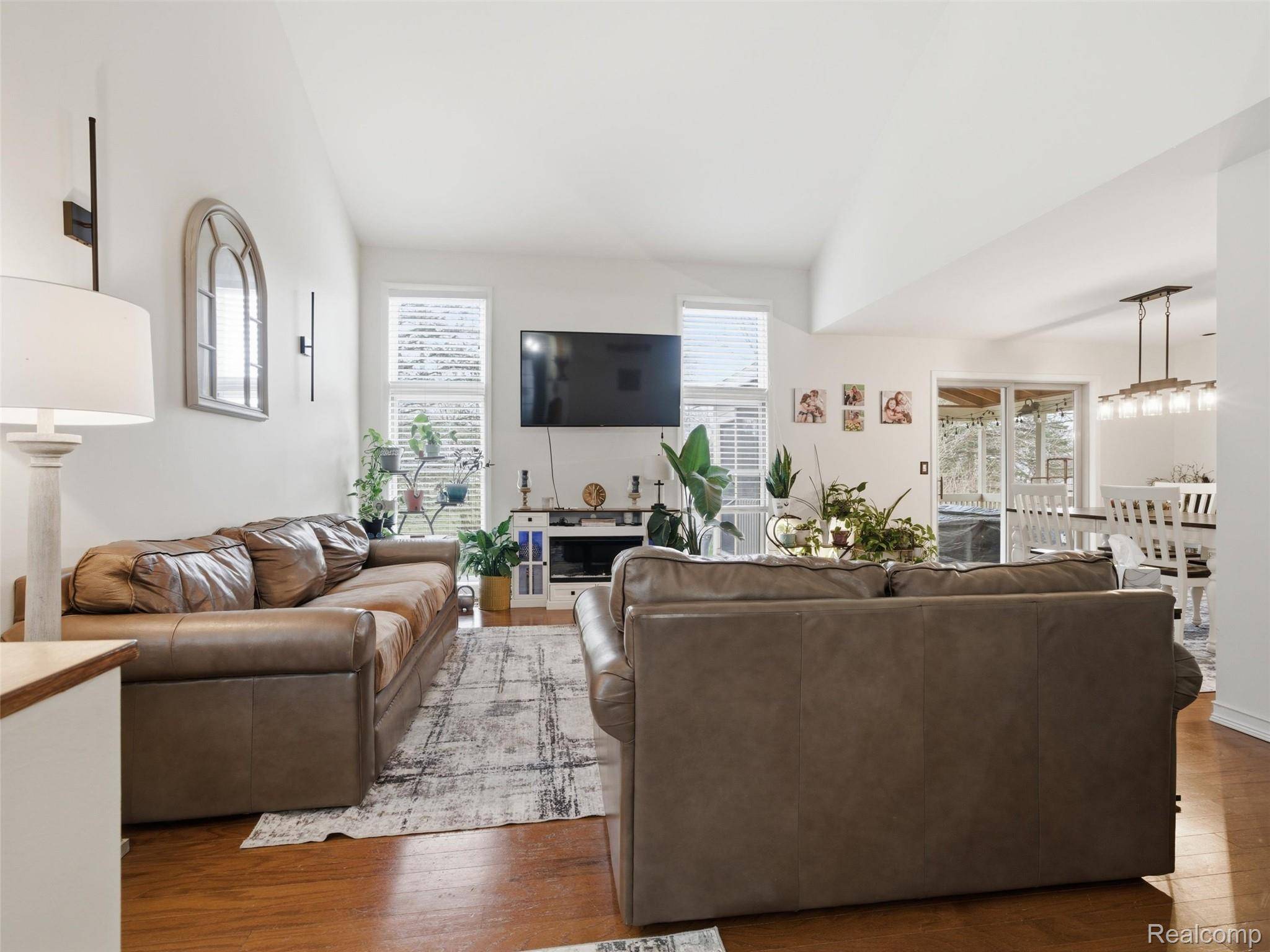 567 Greens Way BLVD, Lapeer, MI 48446