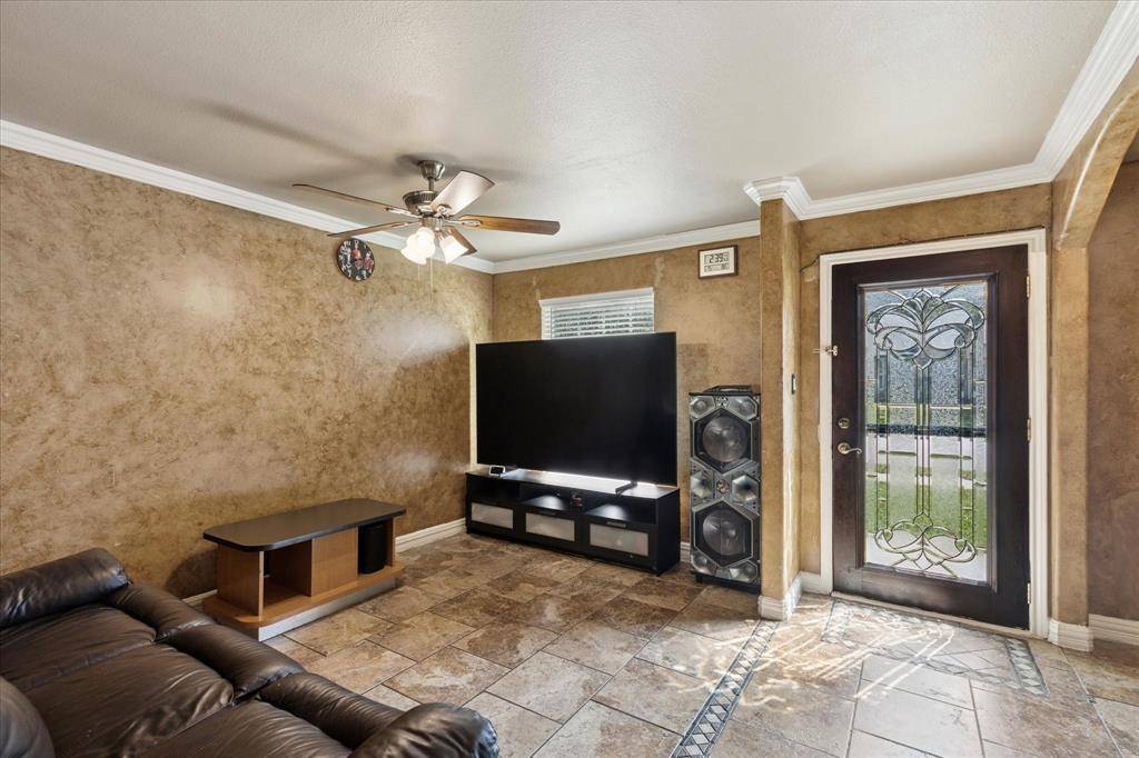 1309 Kingston Drive, Lewisville, TX 75067