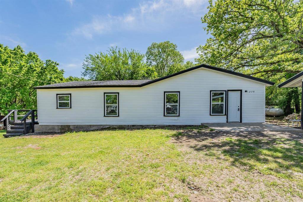 238 Briar Oaks Drive, Azle, TX 76020