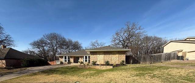2805 Burlwood Drive, Dalworthington Gardens, TX 76016