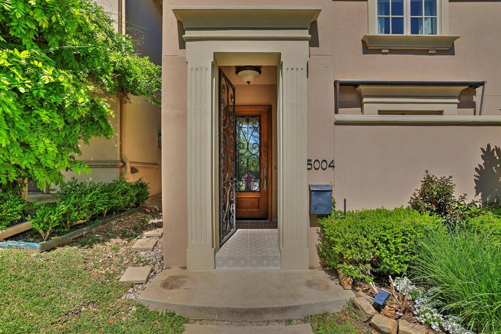 5004 Byers Avenue, Fort Worth, TX 76107