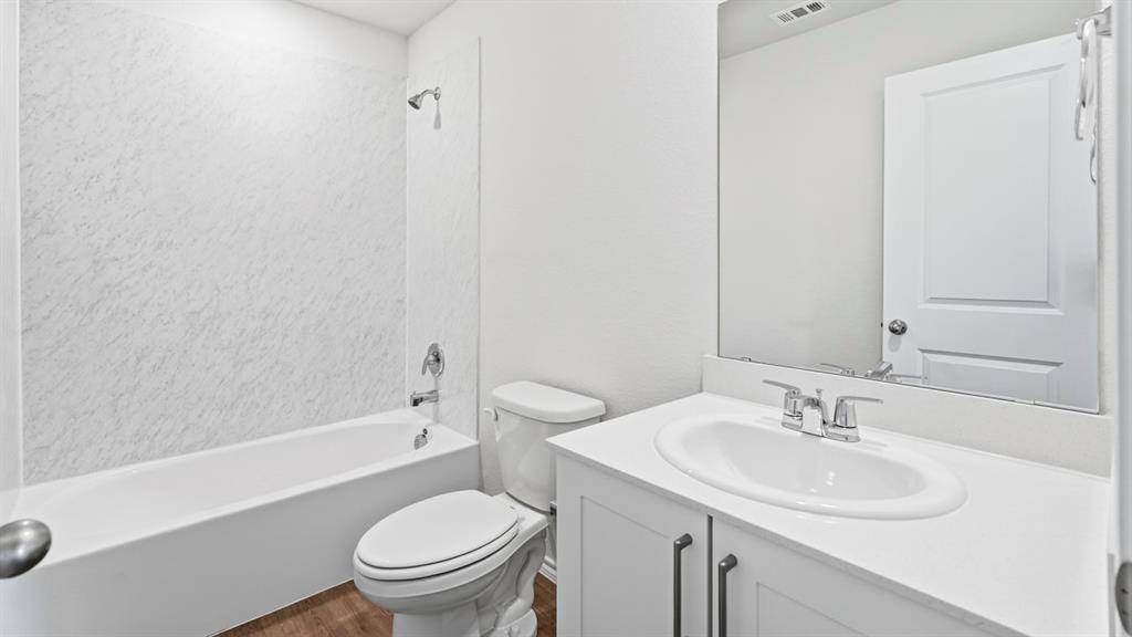 1907 Glory Drive, Bonham, TX 75418