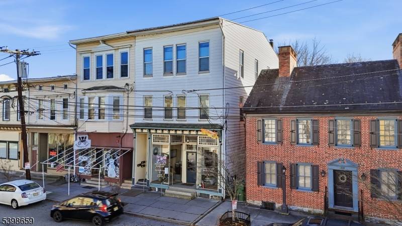 318 Front St, Belvidere Twp., NJ 07823