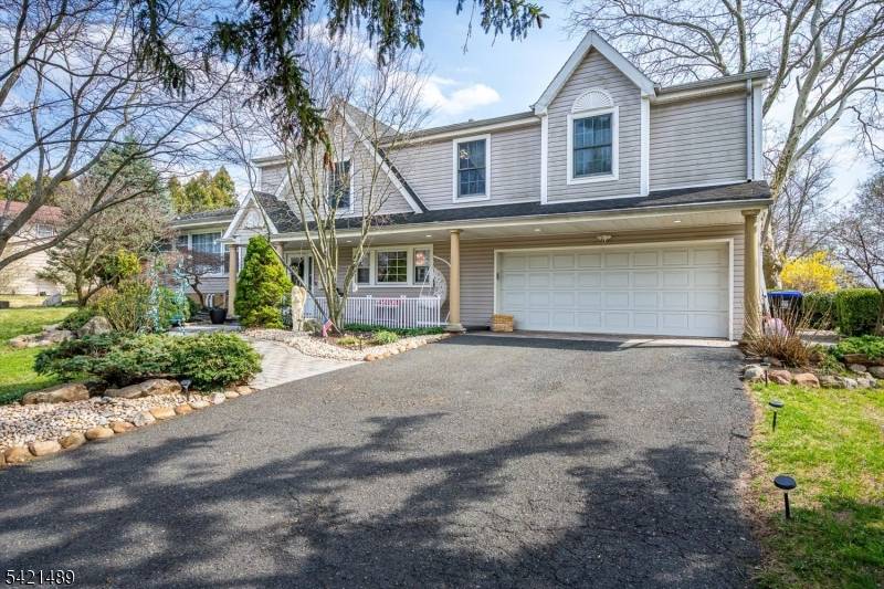 9 Colburn Rd, East Brunswick Twp., NJ 08816