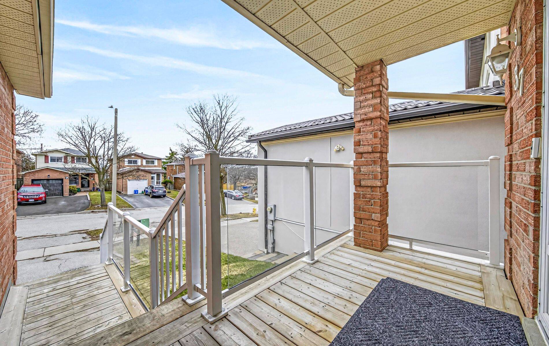 37 Palmer DR, Ajax, ON L1S 5V1