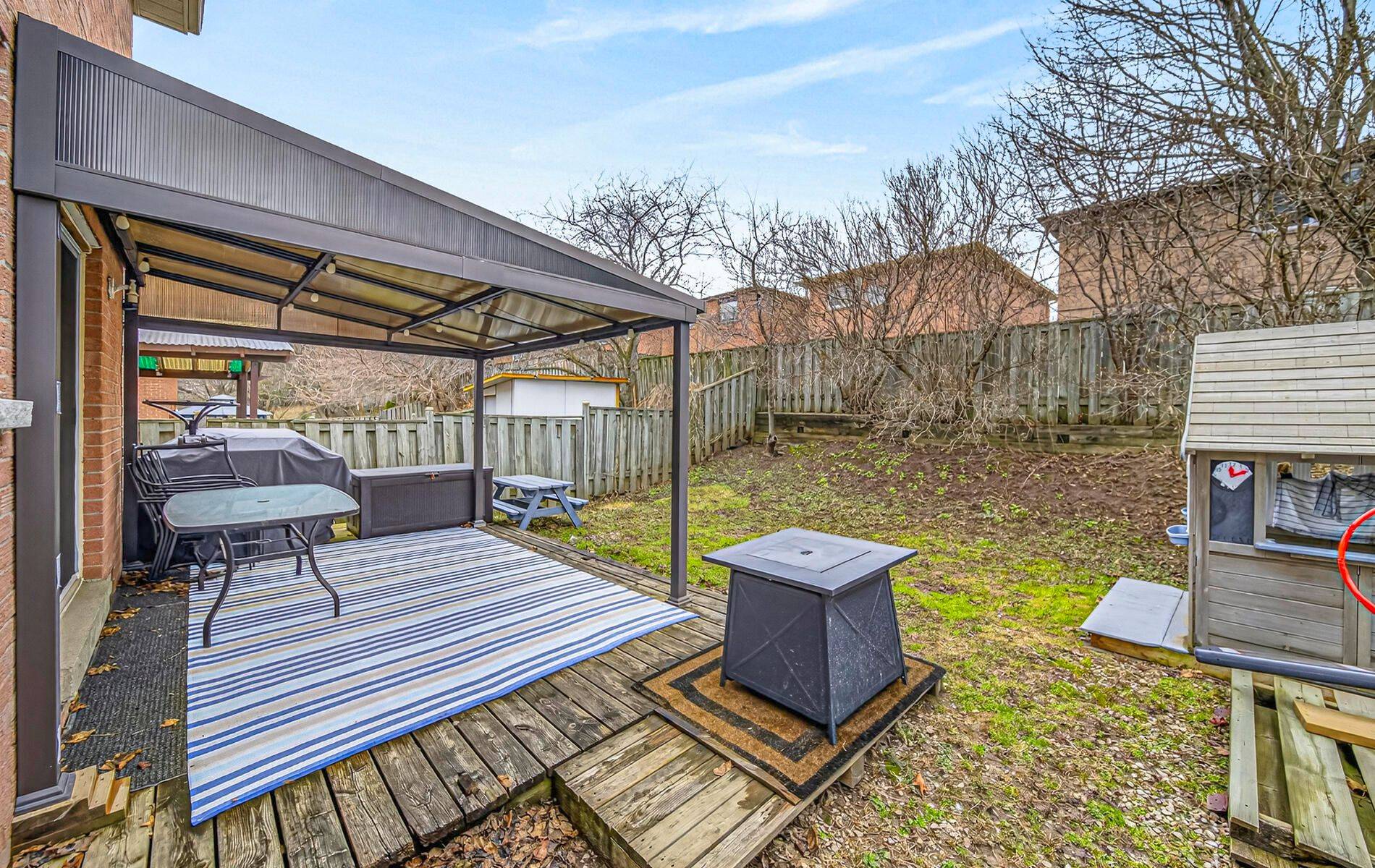 37 Palmer DR, Ajax, ON L1S 5V1