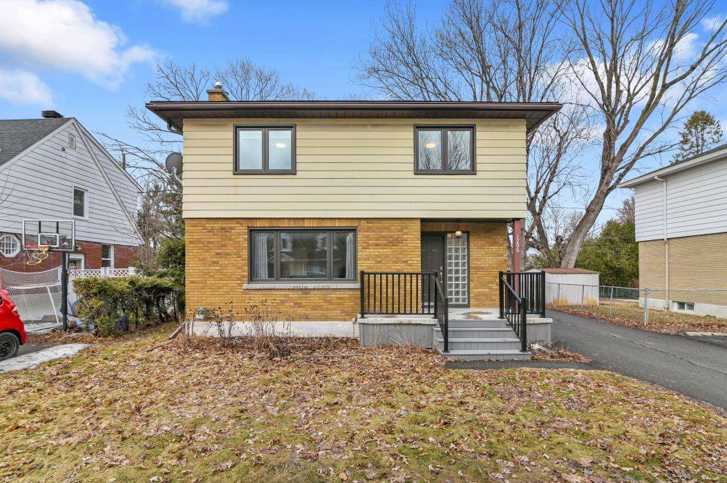 1206 Checkers RD, Belair Park - Copeland Park And Area, ON K2C 2S7