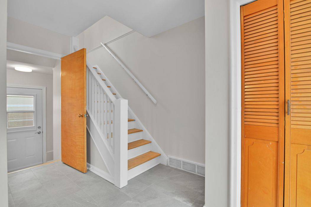 1206 Checkers RD, Belair Park - Copeland Park And Area, ON K2C 2S7