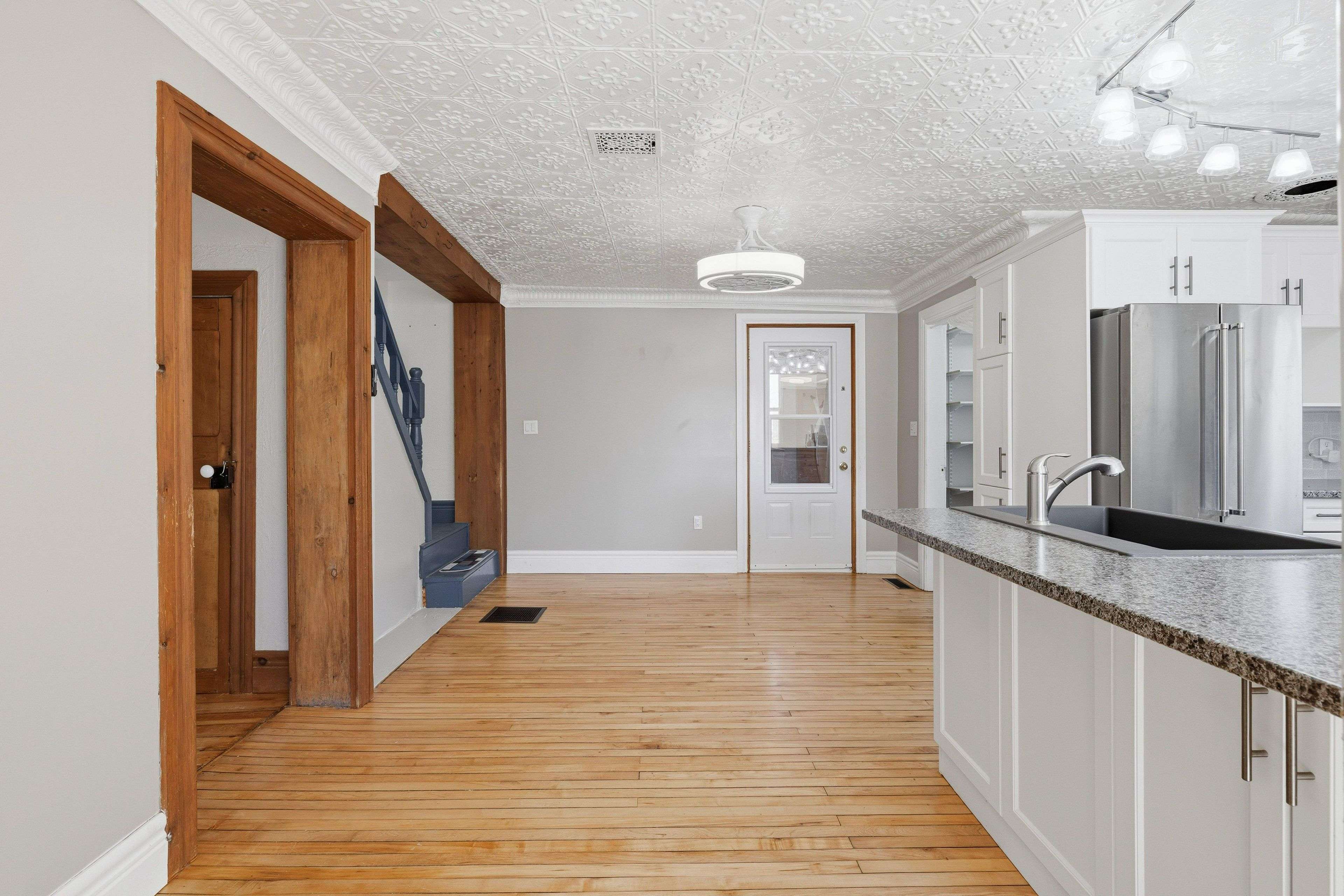 718 Jones Falls RD, Rideau Lakes, ON K0G 1E0