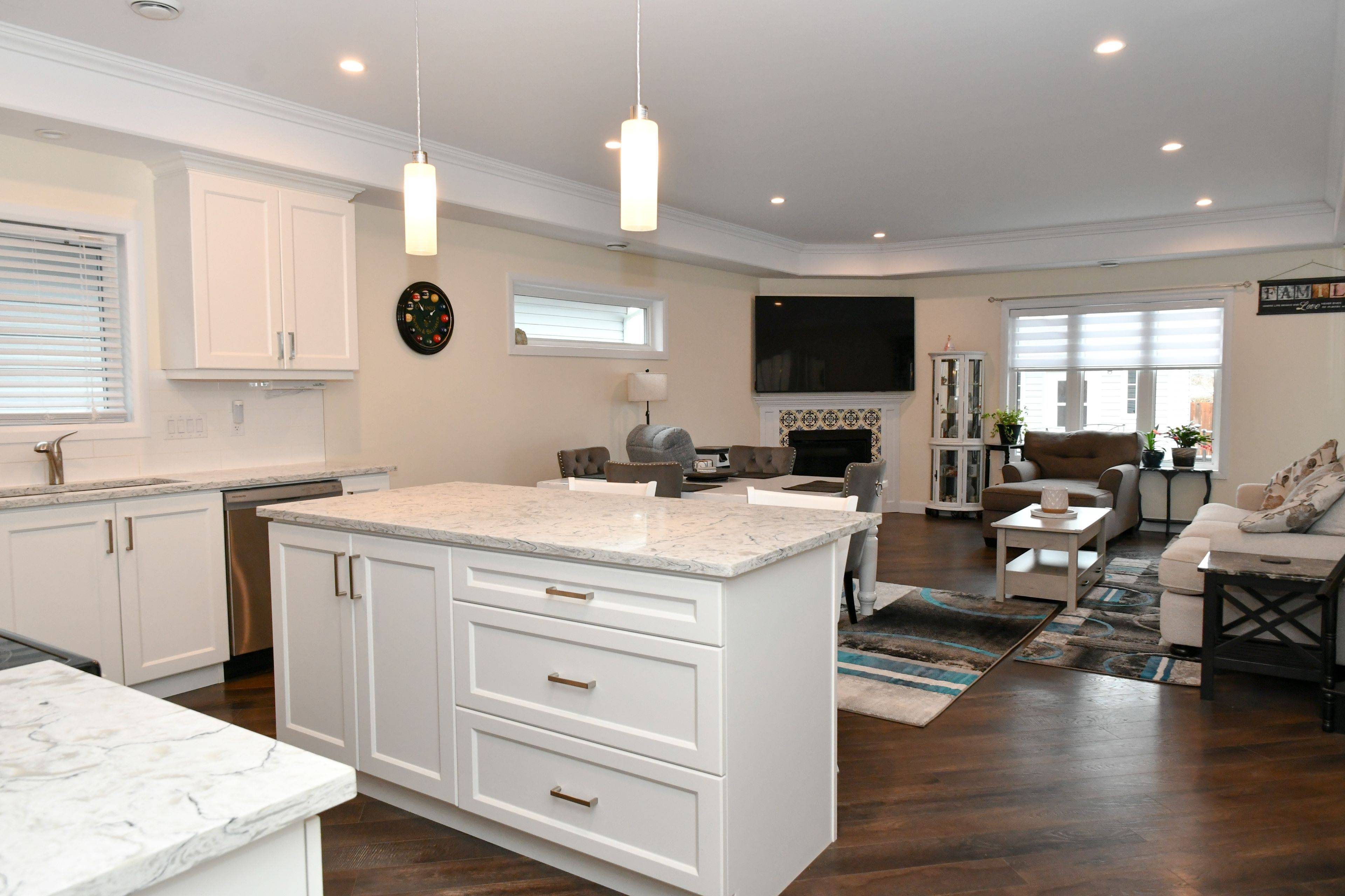 185 Wilmer AVE, Gananoque, ON K7G 3C3