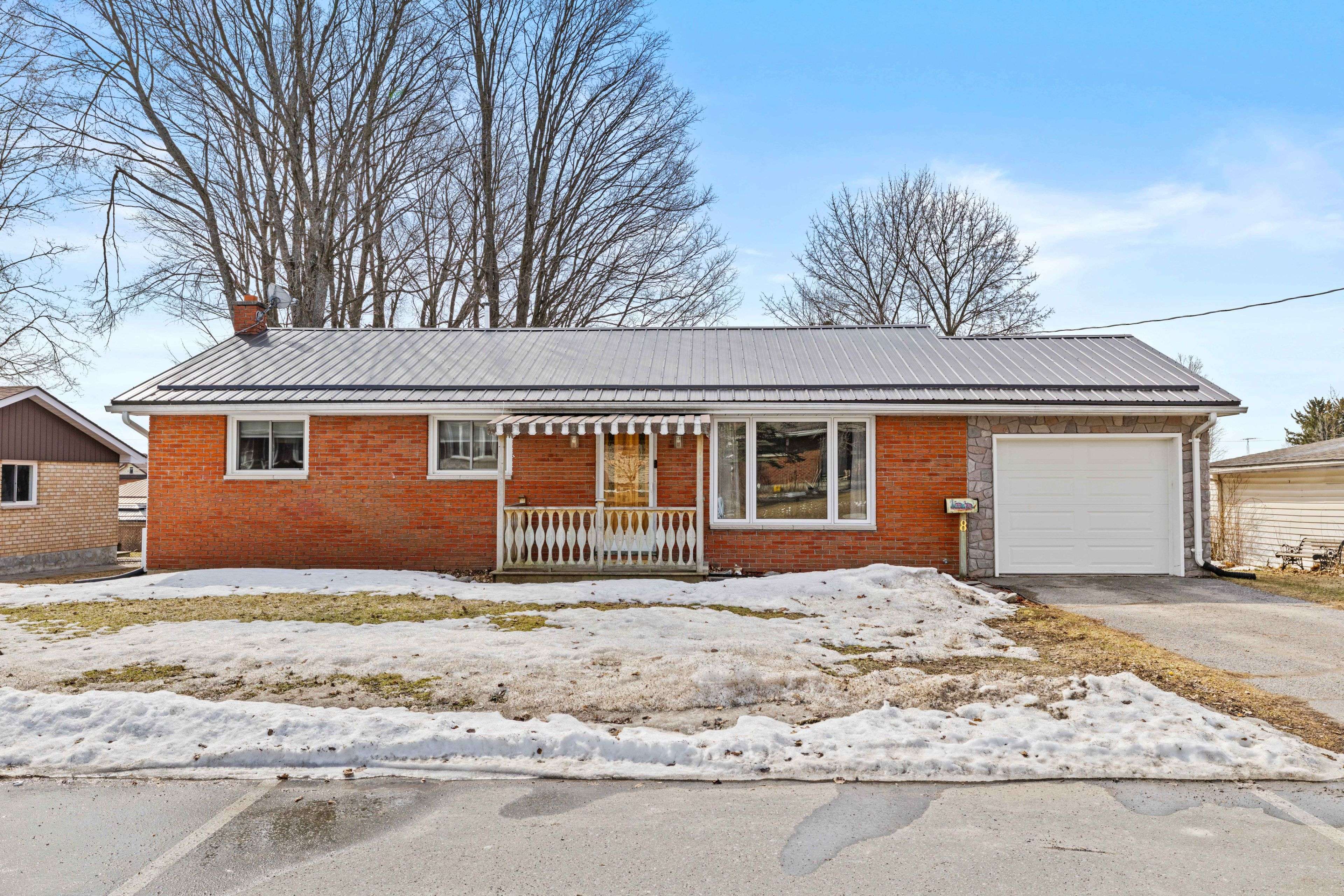 8 Mclean AVE, Havelock-belmont-methuen, ON K0L 1Z0
