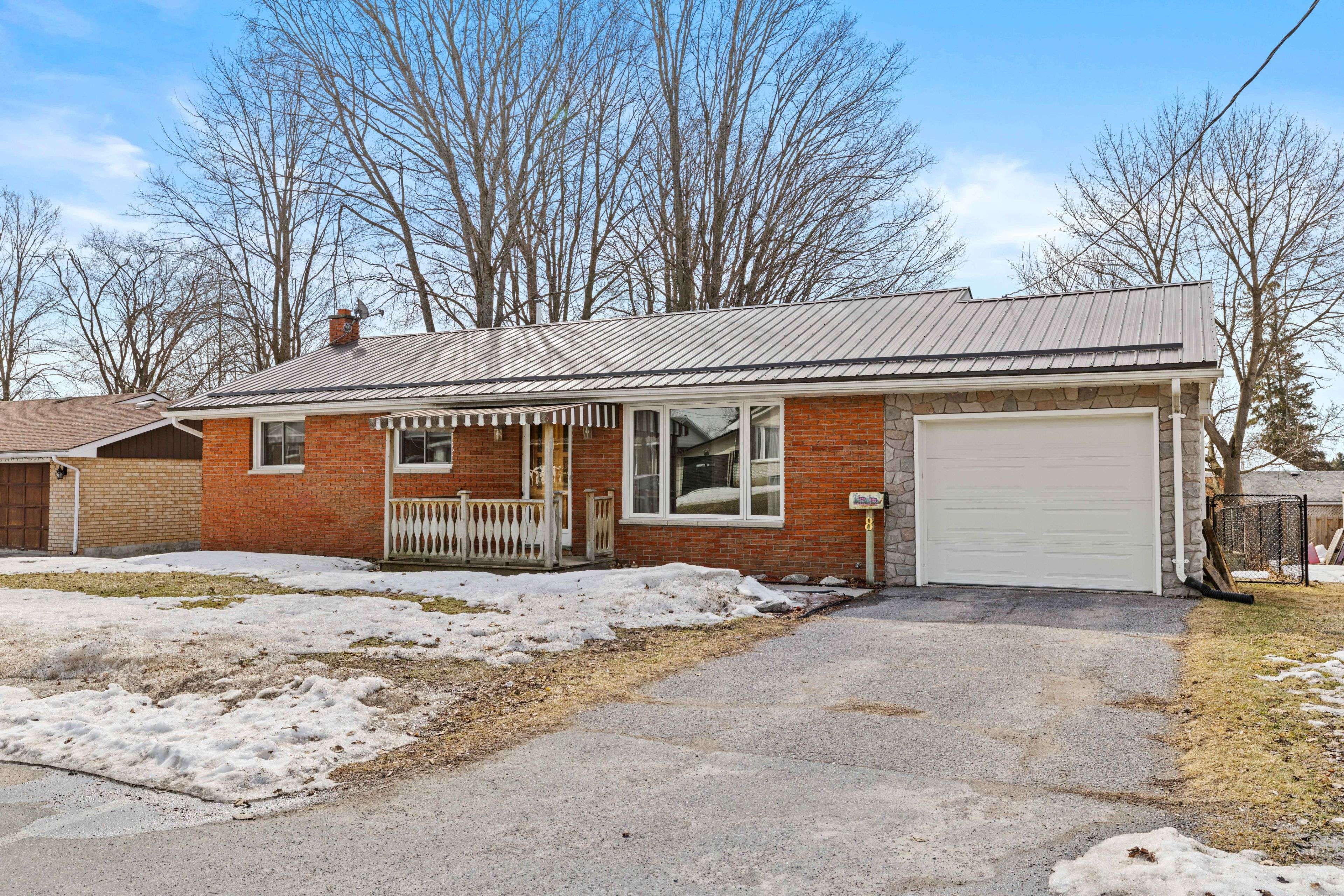 8 Mclean AVE, Havelock-belmont-methuen, ON K0L 1Z0