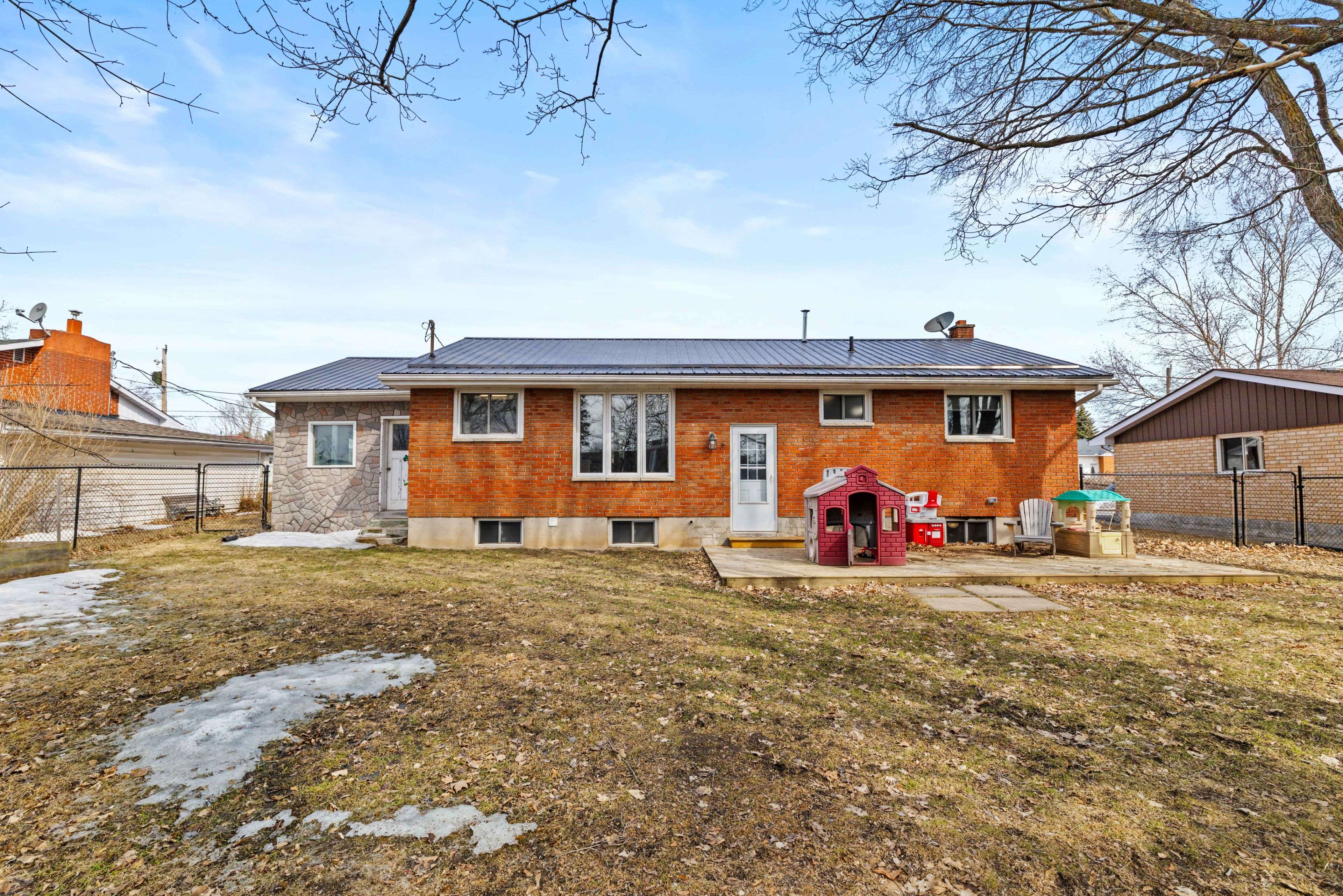 8 Mclean AVE, Havelock-belmont-methuen, ON K0L 1Z0
