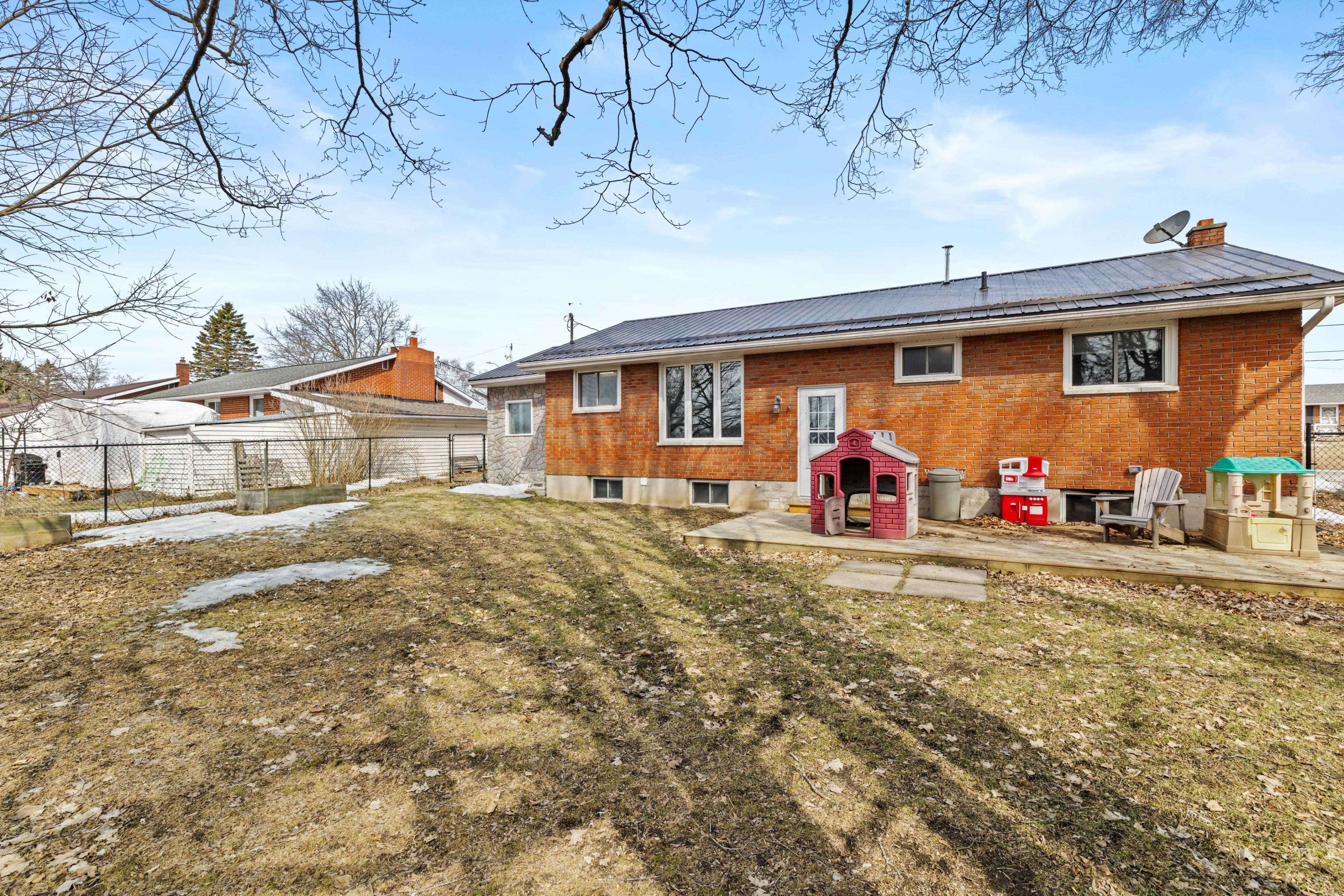 8 Mclean AVE, Havelock-belmont-methuen, ON K0L 1Z0