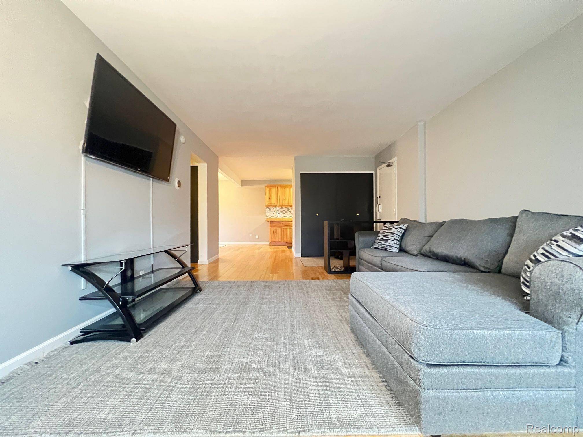 2152 PAULINE BLVD #207, Ann Arbor, MI 48103