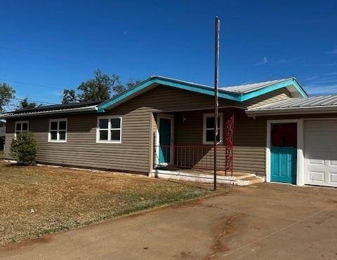 123 E McCaulley Avenue, Bronte, TX 76933