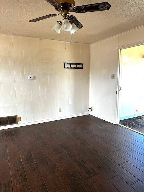 123 E McCaulley Avenue, Bronte, TX 76933