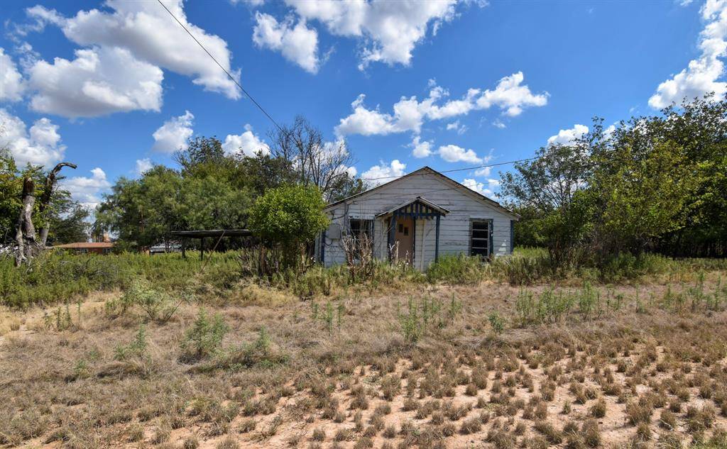1101 S Plum, Brady, TX 76825