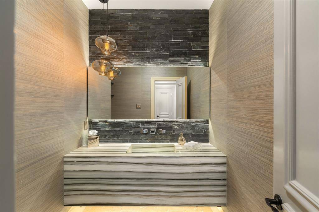 4001 Memorial Court, Carrollton, TX 75010