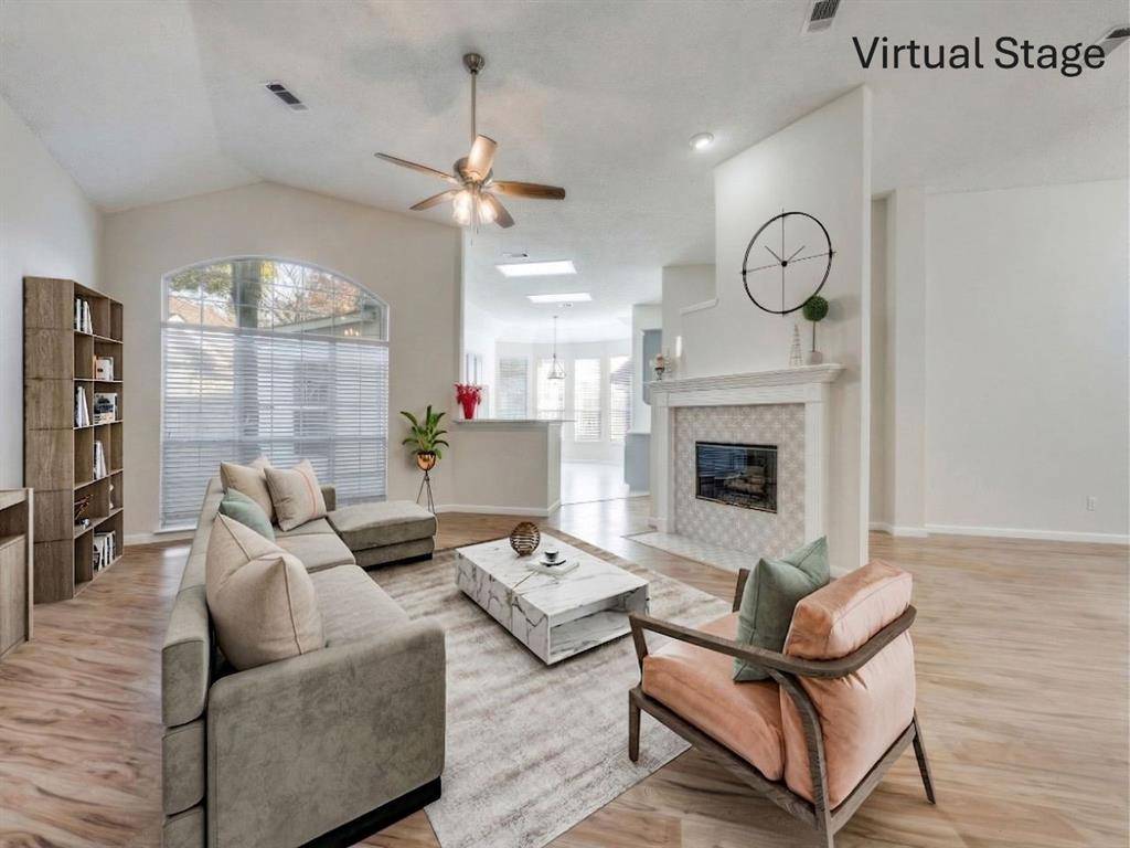 214 Jennifer Lane, Arlington, TX 76002