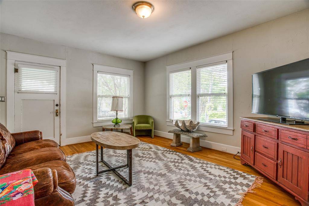 6203 Richmond Avenue, Dallas, TX 75214