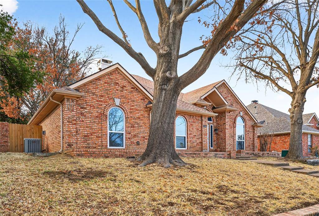 1316 Royal Palm Lane, Carrollton, TX 75007