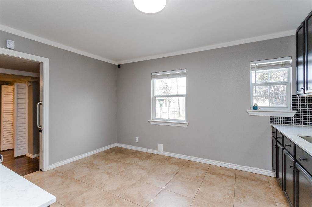 3212 S Llewellyn Avenue, Dallas, TX 75224