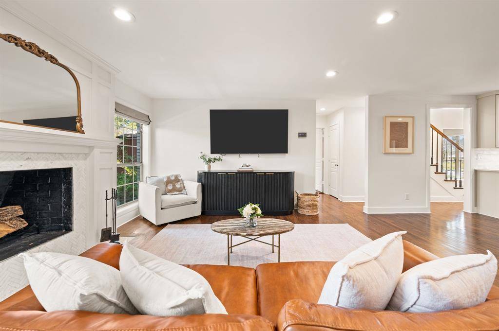 7853 El Pensador Drive, Dallas, TX 75248