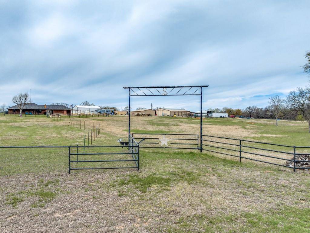 170 County Road 4678, Boyd, TX 76023