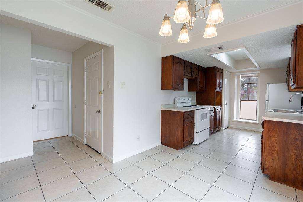 5417 Knollridge Drive, Garland, TX 75043