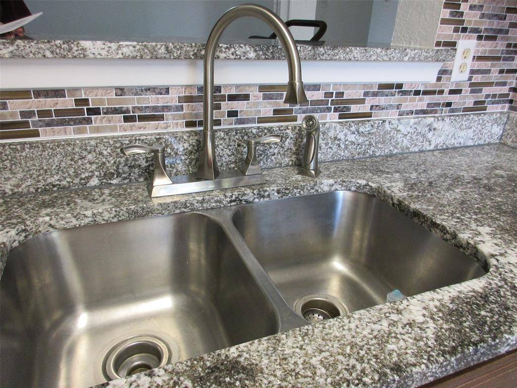 917 Turtle Cove #138, Irving, TX 75060