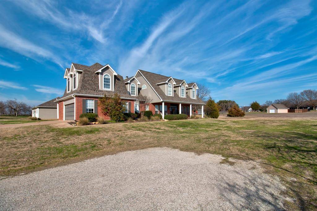 4275 Old Thomas Road, Aubrey, TX 76227